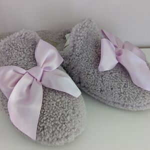 UGG Cozy Shearling Slippers in Lavender Sz11